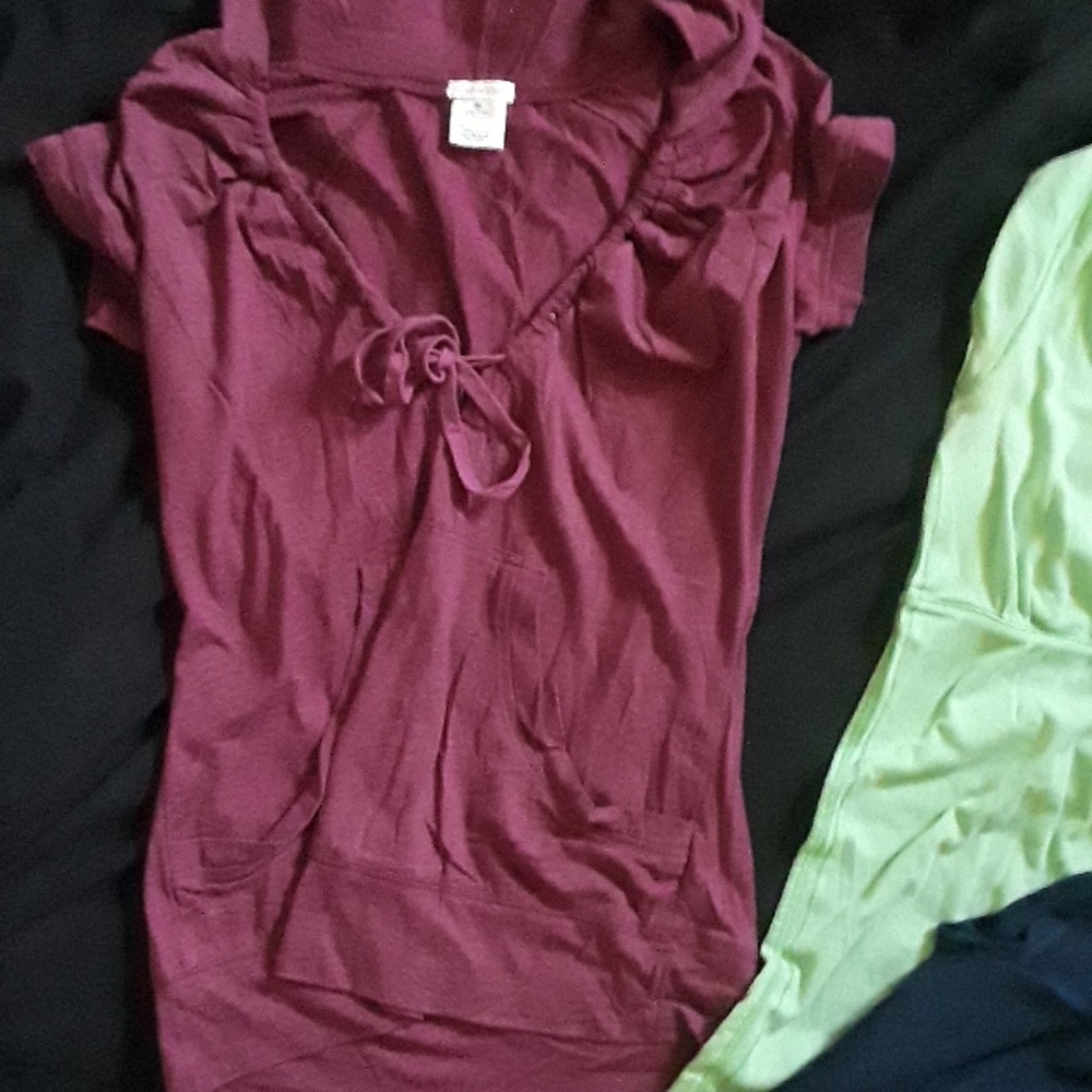 Tops - Picture 6 of 7